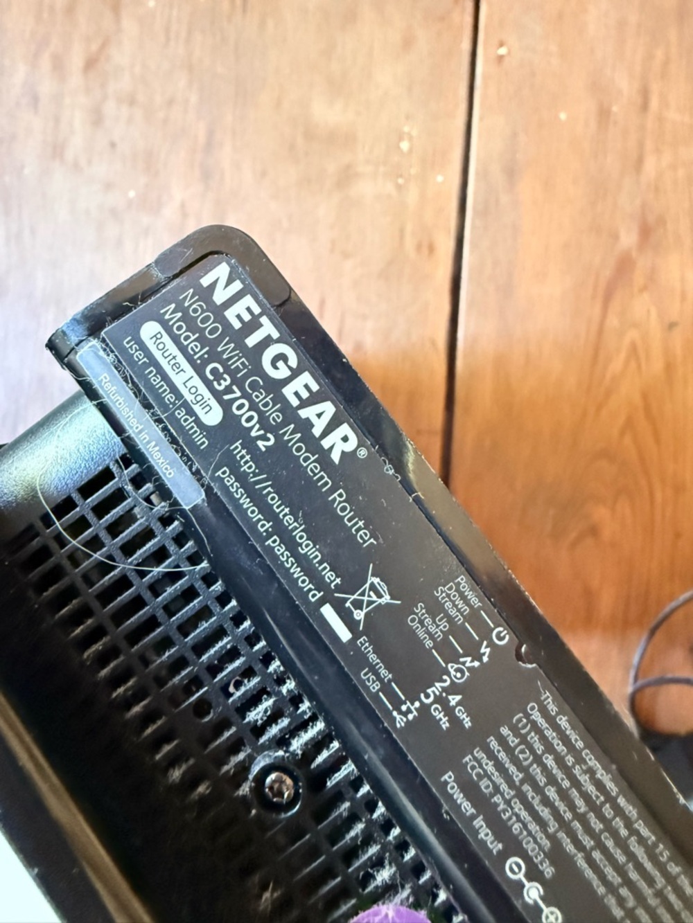 NETGEAR Black Cable Modem/Router - Picture 3 of 3
